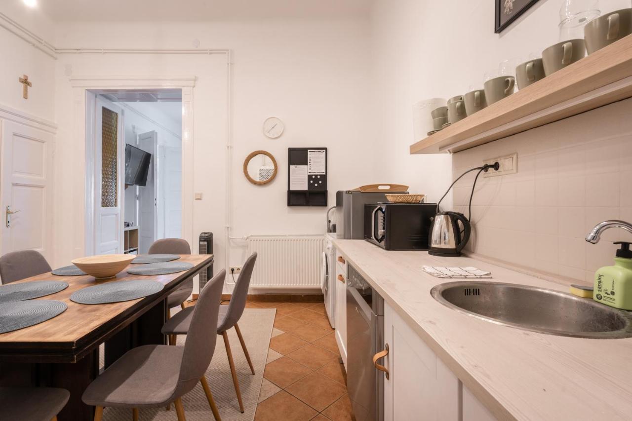 Gellert Mountain Apartment บูดาเปสต์ ภายนอก รูปภาพ